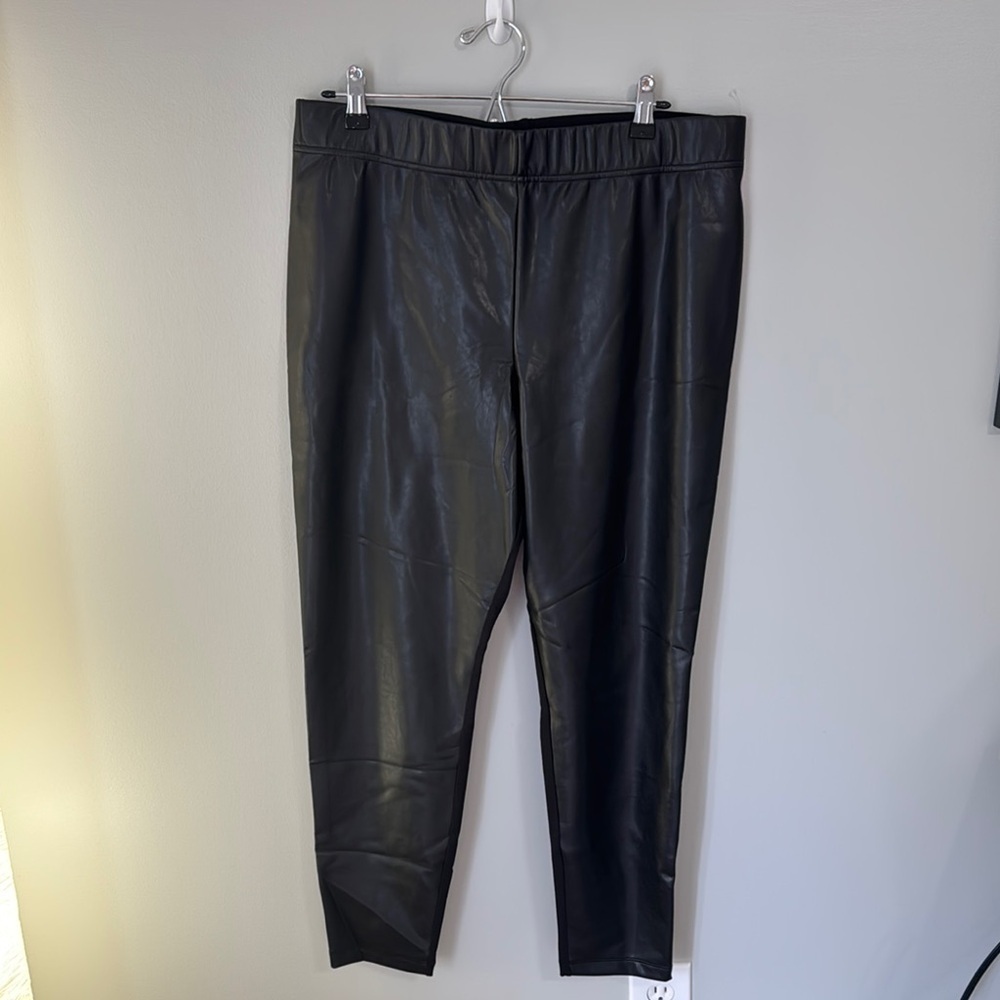 NWT Old Navy Women's Black Shiney Front Leggings / Size XL